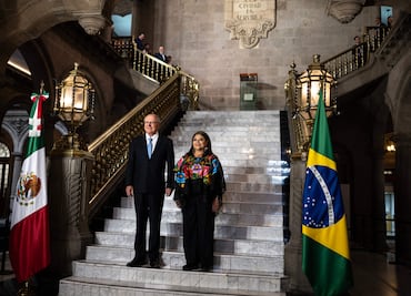Clara Brugada entrega las llaves de la CDMX al vicepresidente de Brasil, Geraldo Alckmin