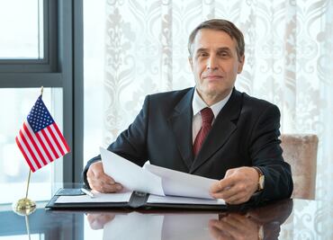 Trabaja en la Embajada de Estados Unidos en México y gana $393,882 pesos anuales: ¿Cuáles son los requisitos?