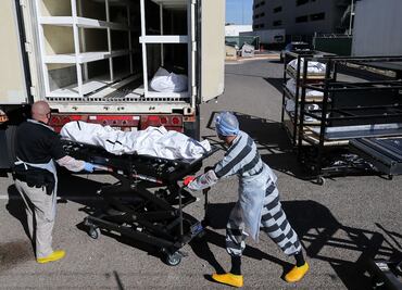 Covid-19. Pagan 2 dls por hora a presos de El Paso por trasladar cadáveres