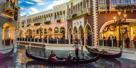 Pasea en góndola y visita el museo de cera de Las Vegas con este tour