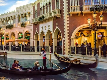 Pasea en góndola y visita el museo de cera de Las Vegas con este tour