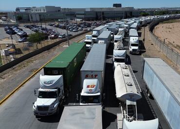 Texas vuelve a bloquear exportaciones mexicanas ante incremento en el flujo migratorio