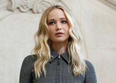 Jennifer Lawrence cautiva con minivestido de impacto en París