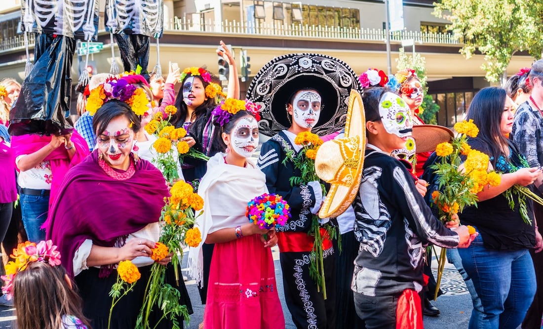 Día de muertos 2024. ¿Hay puente por el 2 de noviembre? ¿Cómo se paga si se trabaja, según la LFT? Foto: iStock