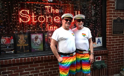 Rusia prohíbe los procedimientos de transición de género y limita la paternidad transgénero