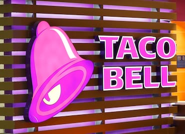 Hombre demanda a Taco Bell por 5 millones de dólares debido al 'poco' relleno en una pizza