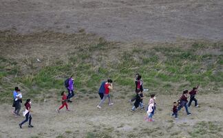 “Mi padre dijo que siguiera sola”, relata niña hondureña que llegó a EU