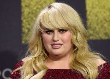 Rebel Wilson se luce con traje de porrista tras perder más de 33 kilos