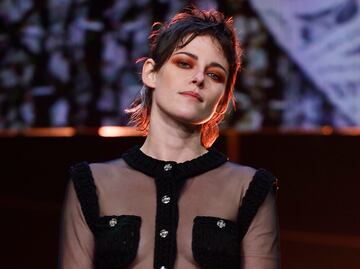 Kristen Stewart seduce en Berlinale con impactante vestido transparente braless