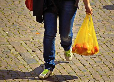 Nueva Jersey prohibirá a tiendas y restaurantes dar bolsas de plástico