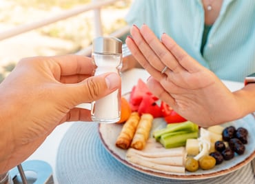 Alimentos que debes evitar comer si tienes presión arterial alta