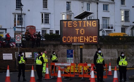 Reino Unido identifica nueva cepa “más contagiosa”