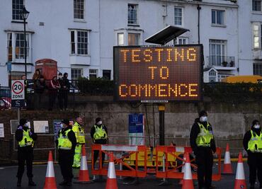 Reino Unido identifica nueva cepa “más contagiosa”