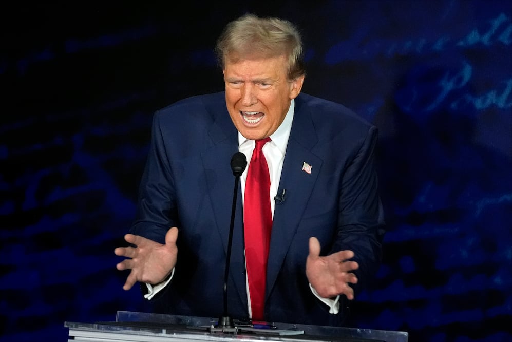 Harris supo provocar y hacer saltar a Trump en el debate presidencial, aseguran medios de EU. (AP Photo/Alex Brandon)'