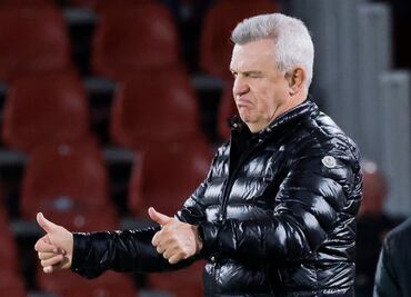 ¡Es oficial! El mexicano Javier Aguirre se queda más tiempo con el Mallorca