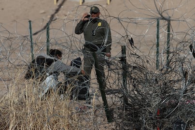 Texas alienta patrullaje de vigilantes privados en frontera, denuncian activistas