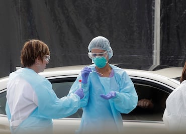 Hospitales de EU despiden personal debido a la pandemia