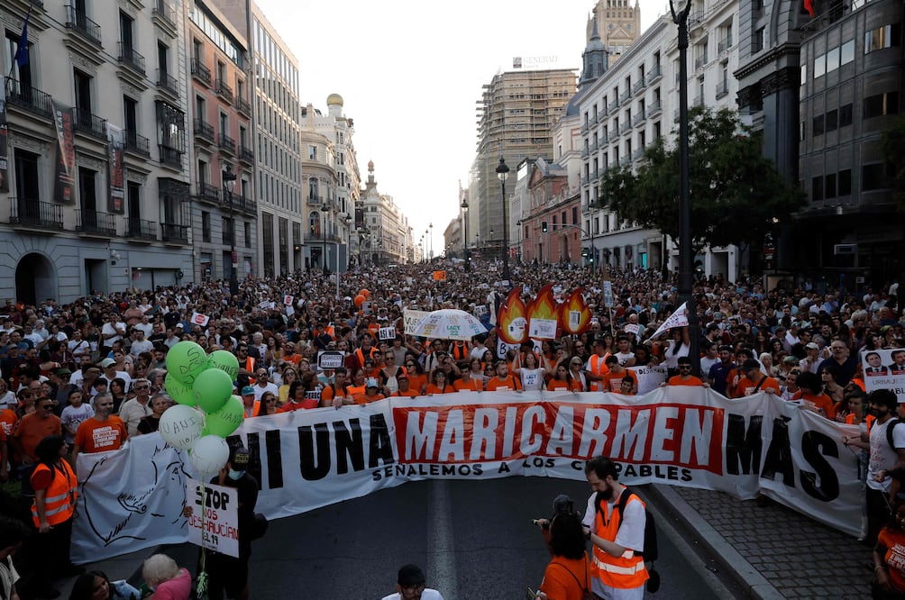 Maricarmen, la mujer de 87 años desalojada en Madrid, podría volver a su casa tras alcanzar un acuerdo. (Photo by Oscar DEL POZO / AFP)