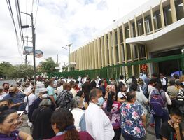 "Se sintió terrible"; los videos y testimonios del sismo de 7.4 en México