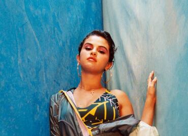 Selena Gomez presume silueta con leggings