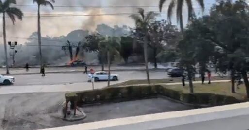 Reportan que una avioneta se estrelló cerca del aeropuerto Boca Ratón, Florida