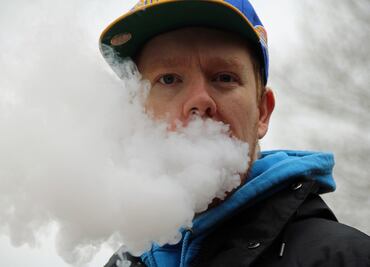 Suman 18 muertos y más de mil enfermos por afección pulmonar ligada al vapeo en EU