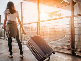 Estos son los objetos y artículos que SIEMPRE debes llevar en tu maleta de avión
