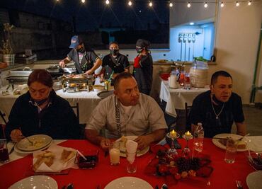 Pese a ser deportados, migrantes mexicanos celebran Acción de Gracias