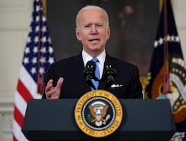 Biden envía funcionarios a la frontera por arribo de menores migrantes