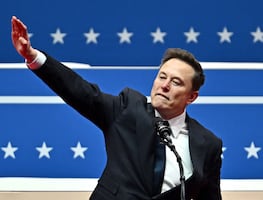 Elon Musk respalda plan de Trump para Marte y desata polémica por singular saludo. VIDEO