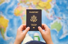 Estos son los pasaportes más poderosos en 2025: Estados Unidos sale del Top 10 por primera vez