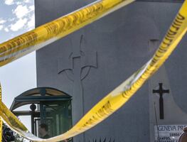 Asistentes a Iglesia de California ataron a tirador y le quitaron armas