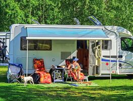 Ofrecen mil dólares a turistas que acampen sin internet en parque de EU
