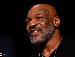 Mike Tyson sufre “emergencia médica” previo a su pelea con Jake Paul. ¿Qué le pasó?