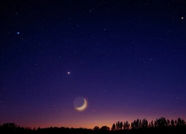 El paso de la Luna por cuatro planetas, el primer espectáculo de 2022