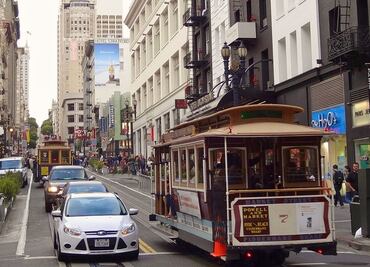 San Francisco prohíbe acceso de autos en importante avenida