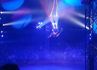 VIDEO: Trapecista de circo en Rusia cae al vacío durante función en vivo