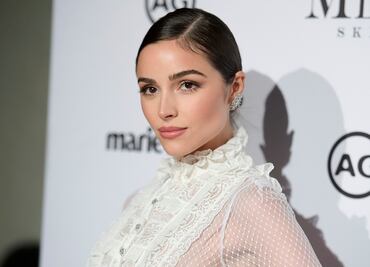 Olivia Culpo luce tendencia 'sin pantalón' con diminuto look blanco