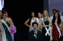 Duro castigo para Nawat Itsaragrisil: cancelan su cena con participantes de Miss Universo tras insultar a Fátima Bosch