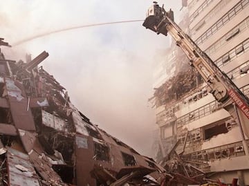 El misterio del tercer edificio que colapsó el 9/11 en Nueva York