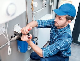 Consulado de Estados Unidos busca plomeros para trabajar en Guadalajara; ofrece $275,118 pesos anuales