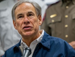 México reprueba los comentarios del gobernador de Texas sobre dispararles a los migrantes