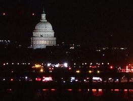Imágenes del choque entre el avión de American Airlines y un helicóptero militar en Washington