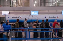 Crisis aérea en Estados Unidos: vuelos se reducen “a cuentagotas” por cierre gubernamental antes de Acción de Gracias