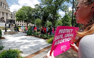 Departamento de Justicia de EU promete proteger clínicas de aborto en Texas