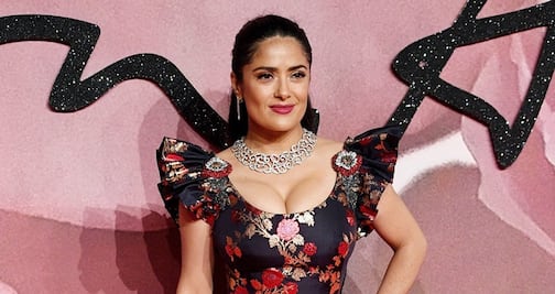 Salma Hayek impacta con catsuit de látex durante filmación