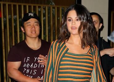 Selena Gomez deslumbra con belleza y minifalda en Broadway