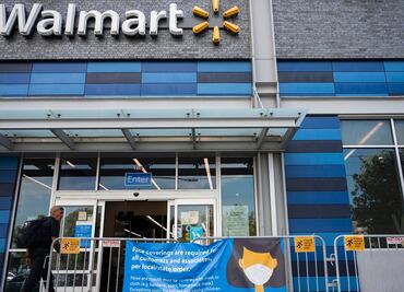 Walmart dejará de exigir en EU uso de cubrebocas a vacunados
