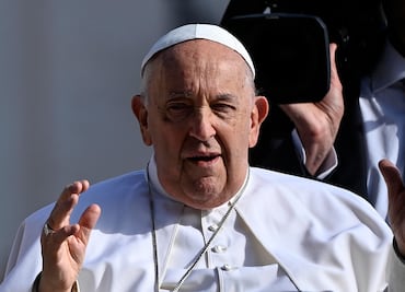 Papa Francisco se disculpa por decir expresiones homofóbicas en asamblea