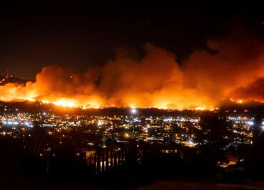 Aseguradoras ya no podrán rechazar pólizas en áreas de incendios en California